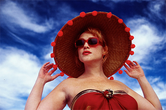 Production still of Feeling Sexy 1998 / Director: Davida Allen / Image courtesy: Binnaburra Film Company