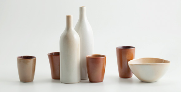 Gwyn Hanssen Pigott / Trail with dark beakers 2008–13 / Woodfired porcelaneous stoneware / Queensland Art Gallery Collection / Image courtesy: Erskine, Hall & Coe Ltd. / Photograph: John Downs